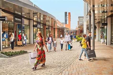 vicolungo outlet negozi gucci